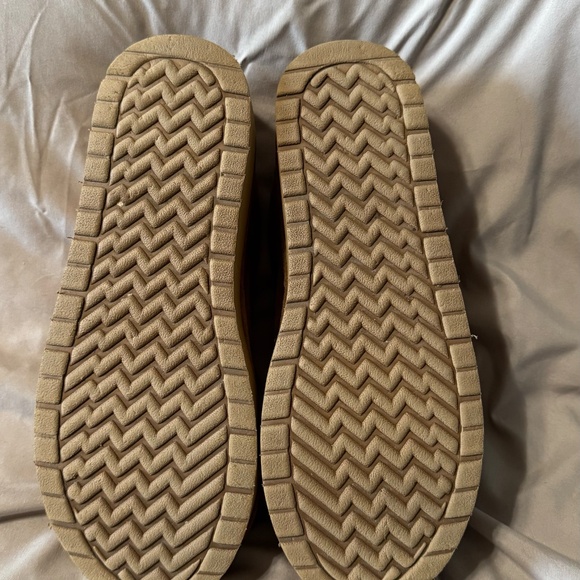 Tan Slippers - Picture 3 of 3